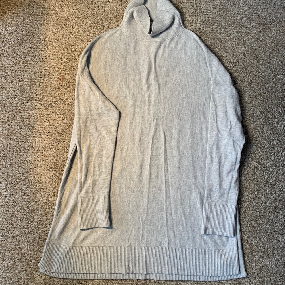 Women’s Loft Medium Grey Sweater